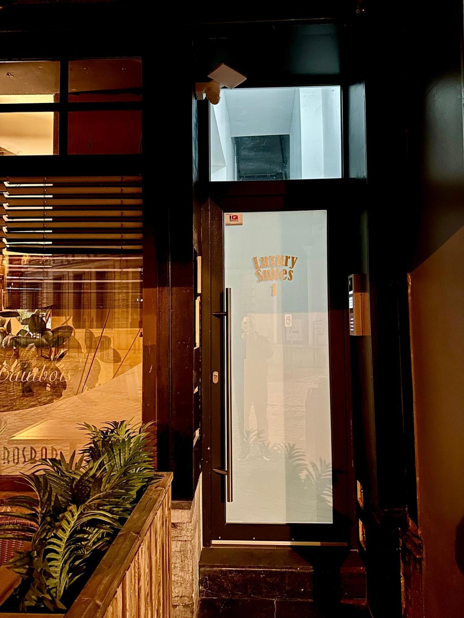Luxury Suites Mons By Rikas Hotels Luaran gambar