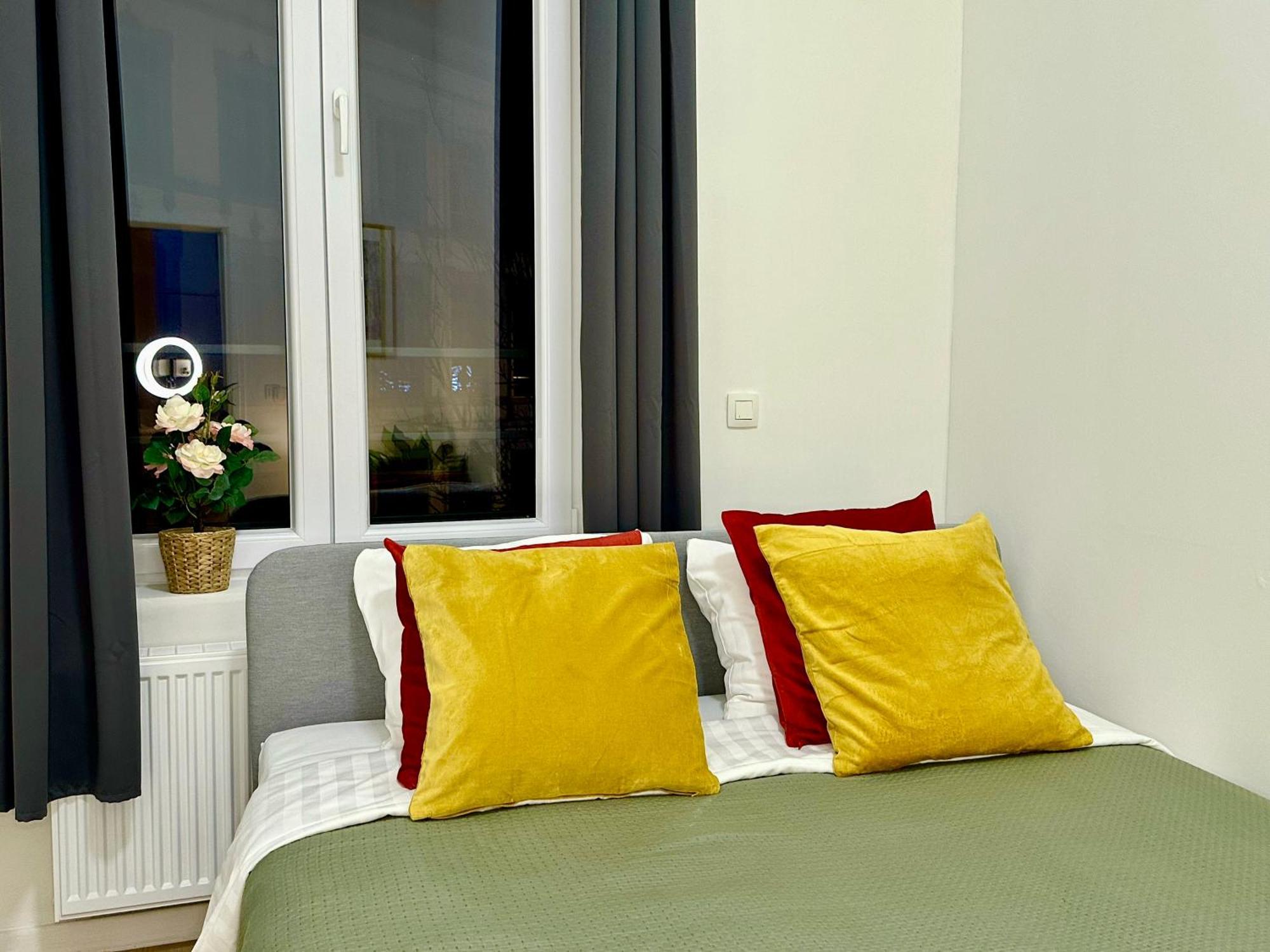Luxury Suites Mons By Rikas Hotels Luaran gambar