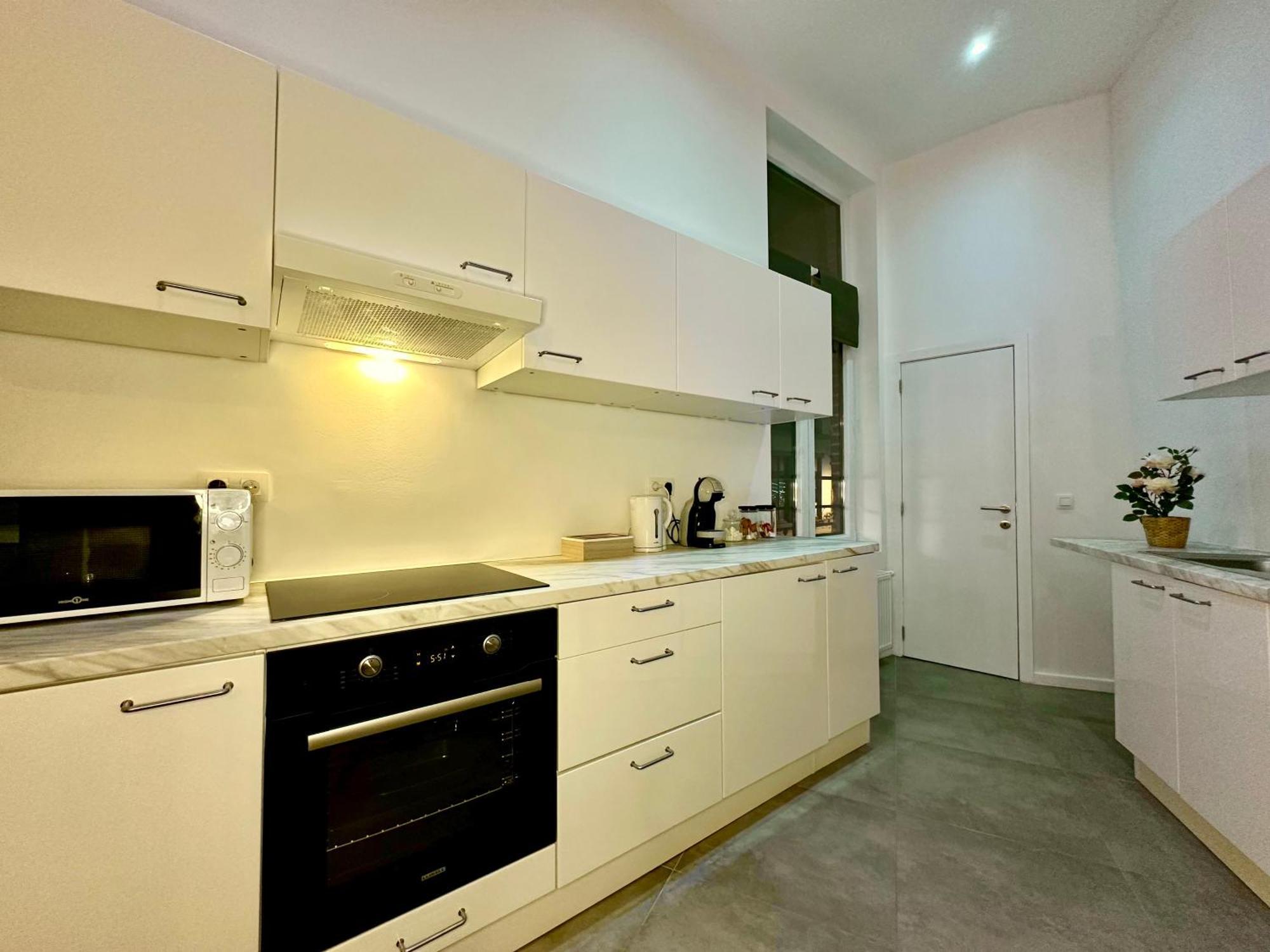 Luxury Suites Mons By Rikas Hotels Luaran gambar