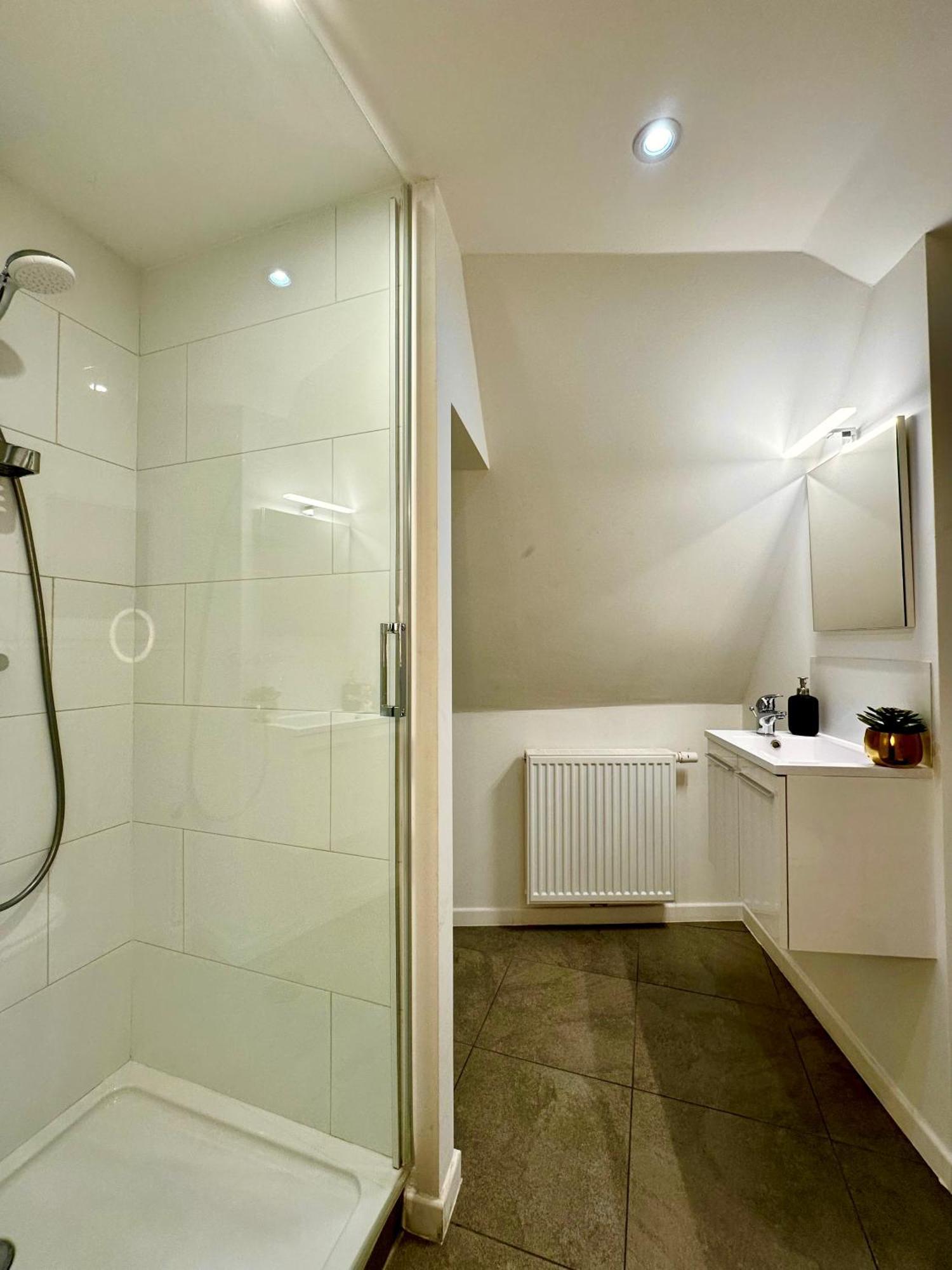 Luxury Suites Mons By Rikas Hotels Luaran gambar