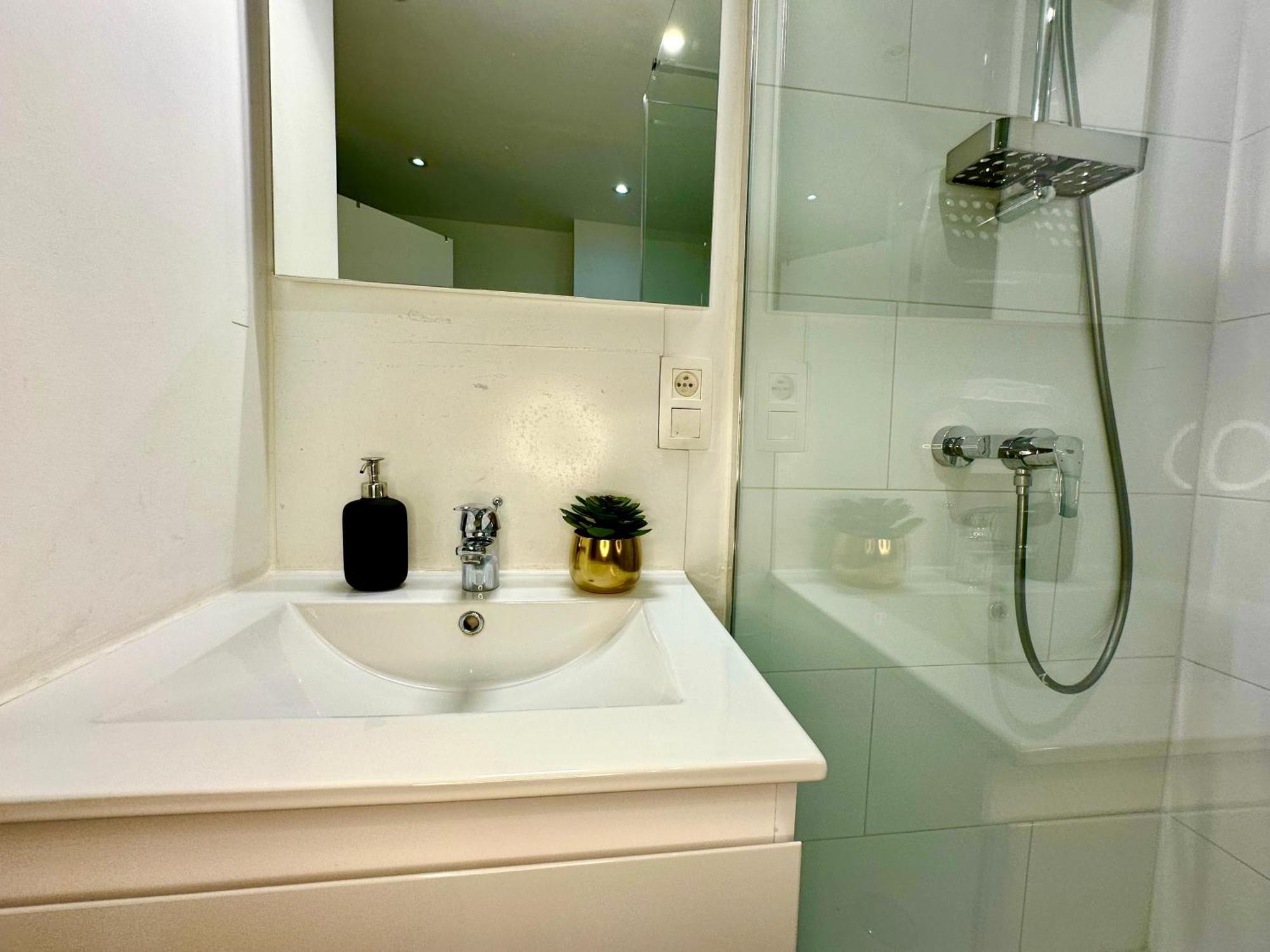 Luxury Suites Mons By Rikas Hotels Luaran gambar