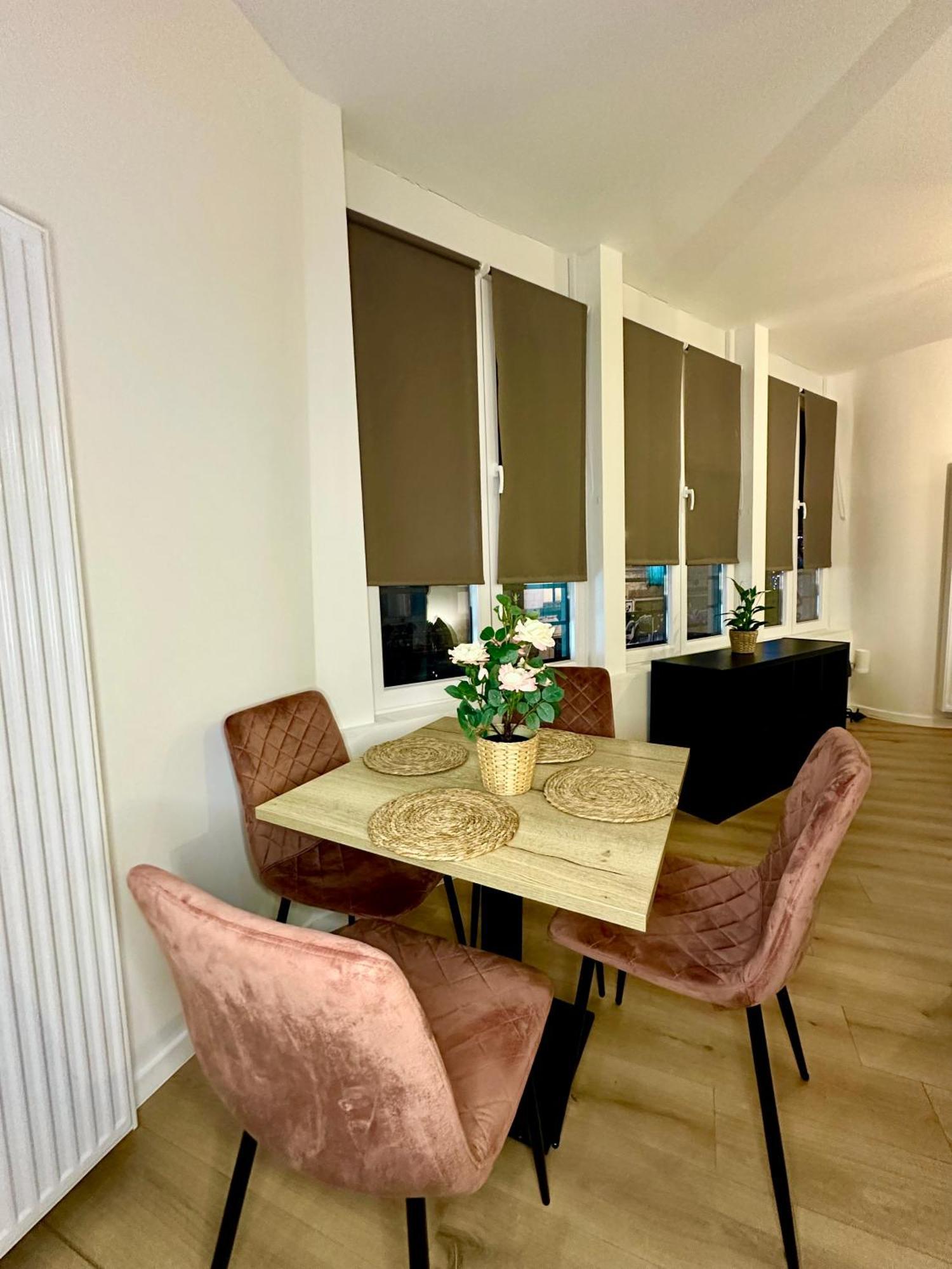 Luxury Suites Mons By Rikas Hotels Luaran gambar