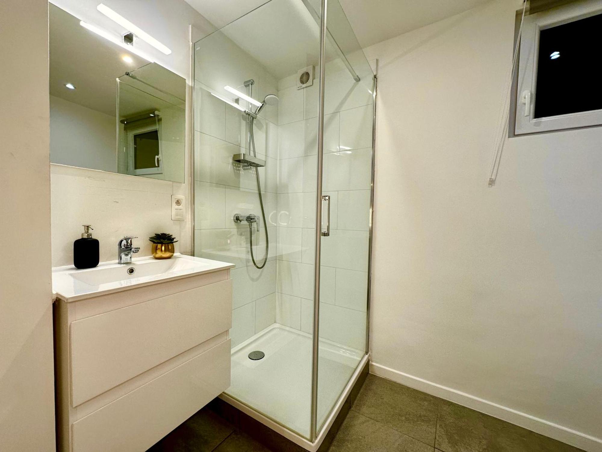 Luxury Suites Mons By Rikas Hotels Luaran gambar
