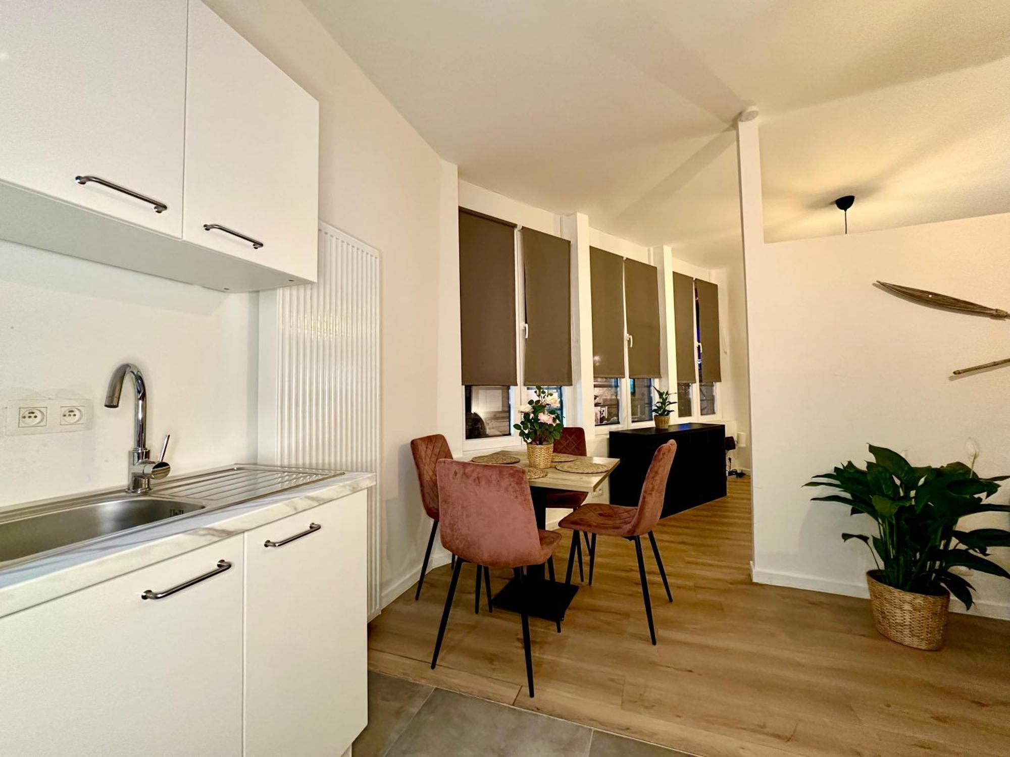 Luxury Suites Mons By Rikas Hotels Luaran gambar