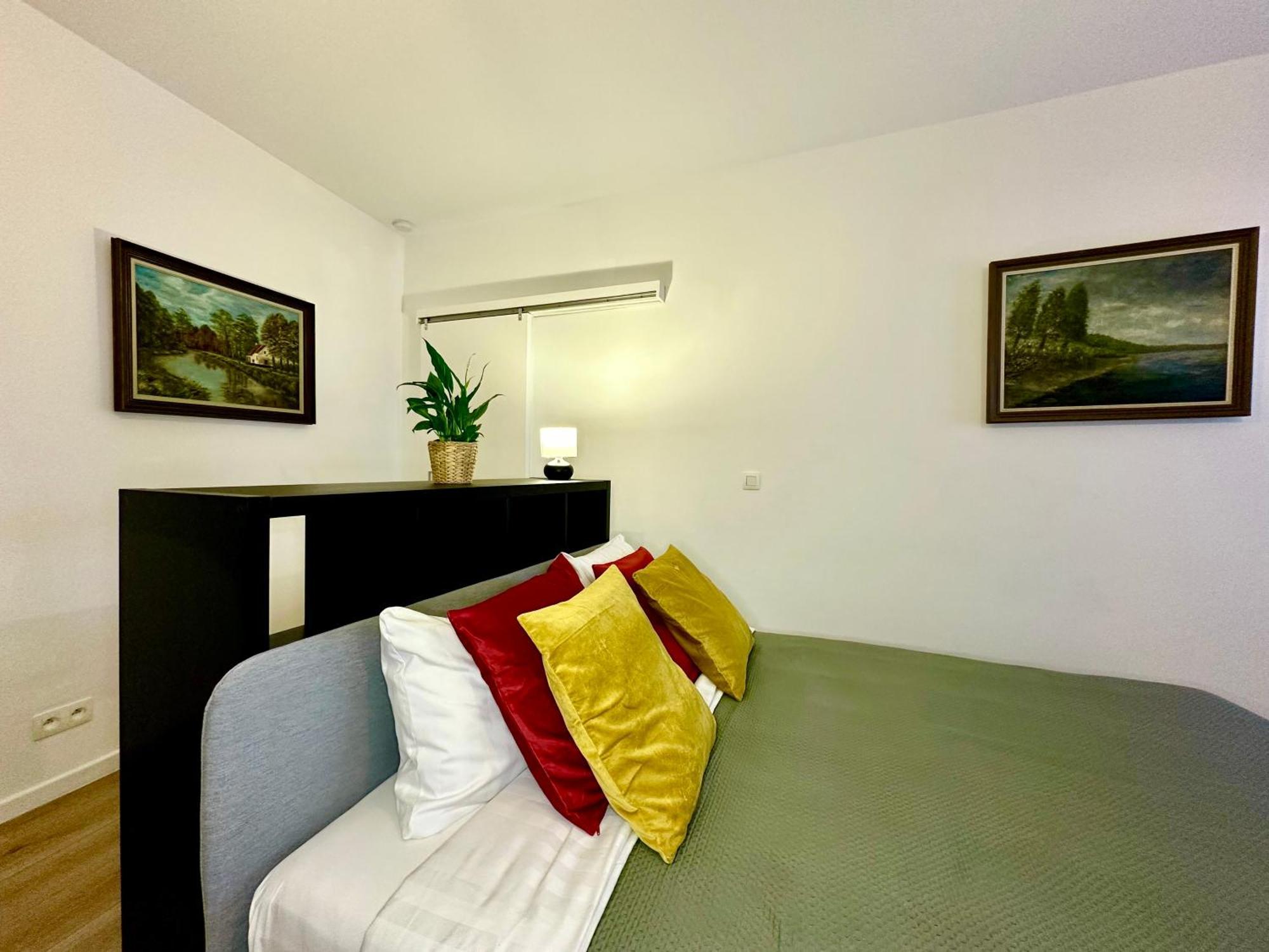 Luxury Suites Mons By Rikas Hotels Luaran gambar